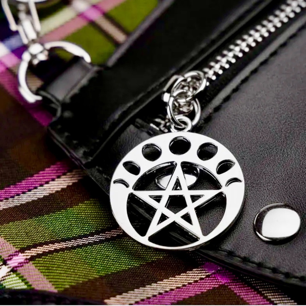 ๐ NWT - Banned Alternative NEW WARREN SHOULDER BAG - Picture 9 of 14